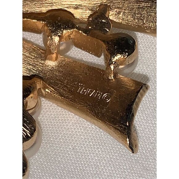 Vintage Large Crown Trifari Faux Pearls Brushed Gold Tone Berris Branch Brooch P - Picture 14 of 14